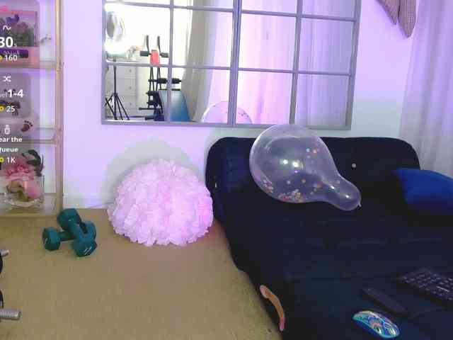 SarahRaiynex webcam