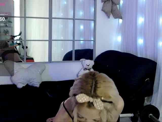 SarahRaiynex webcam