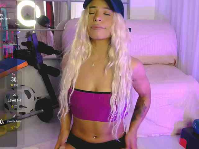 SarahRaiynex webcam