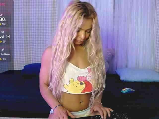 SarahRaiynex webcam