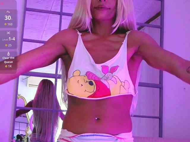 SarahRaiynex webcam