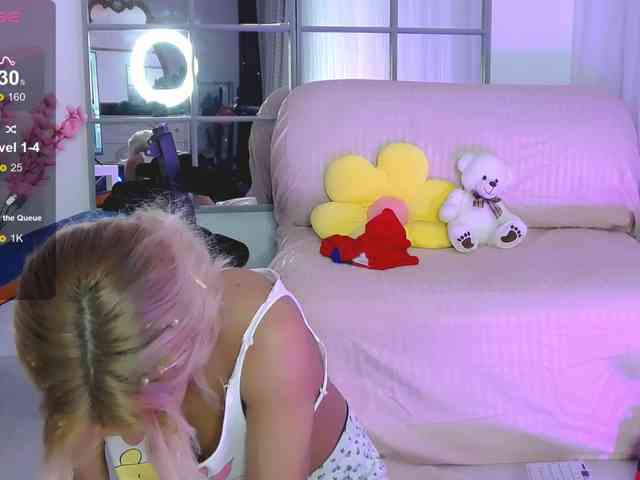 SarahRaiynex webcam