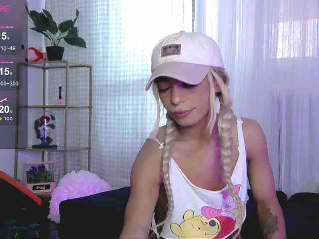 SarahRaiynex webcam