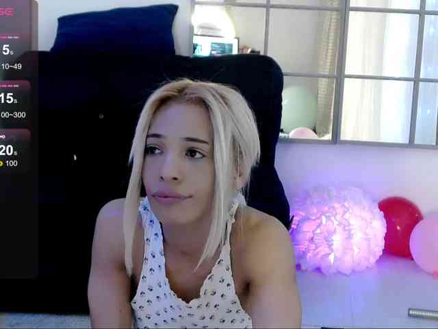 SarahRaiynex webcam