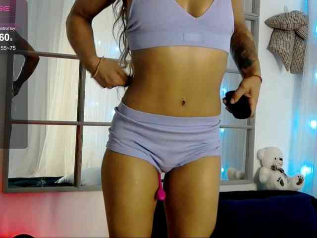 SarahRaiynex webcam
