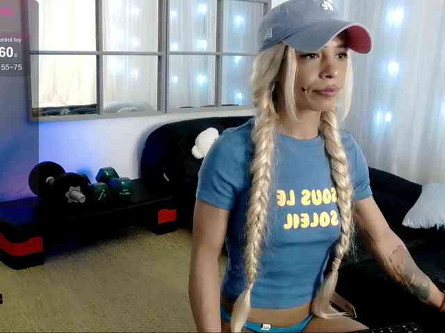 SarahRaiynex webcam
