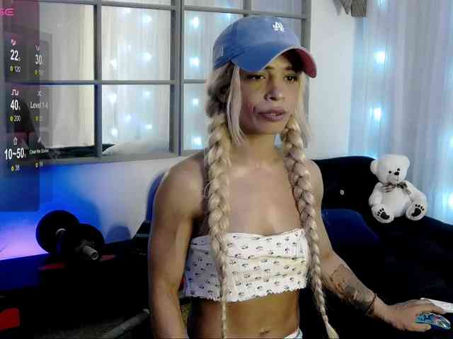 SarahRaiynex webcam