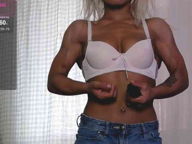 SarahRaiynex webcam
