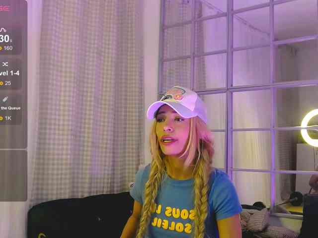 SarahRaiynex webcam