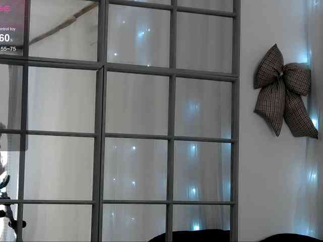 SarahRaiynex webcam