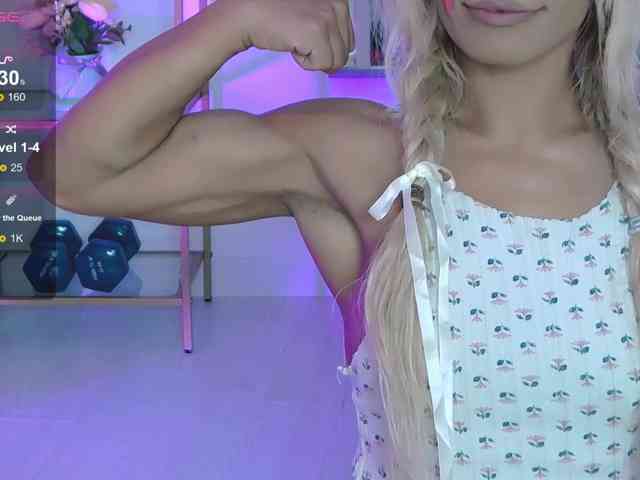 SarahRaiynex webcam