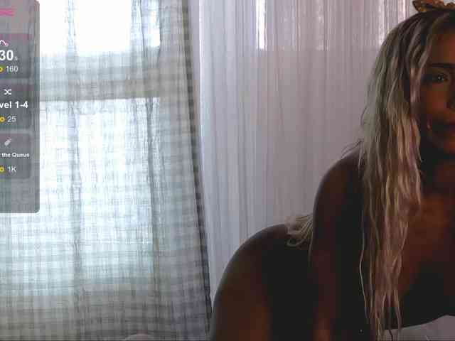 SarahRaiynex webcam