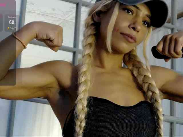 SarahRaiynex webcam