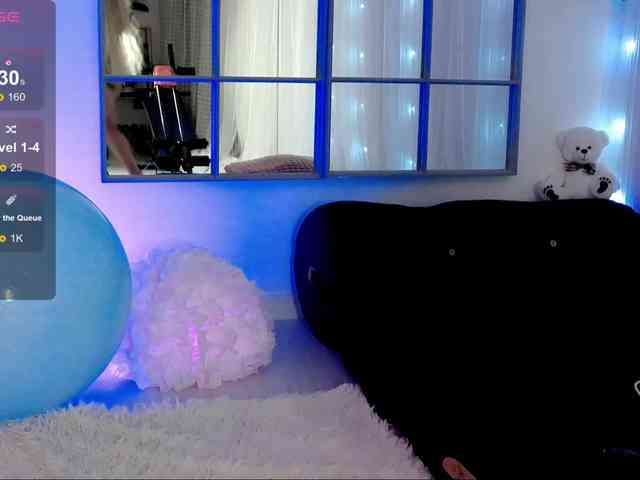 SarahRaiynex webcam