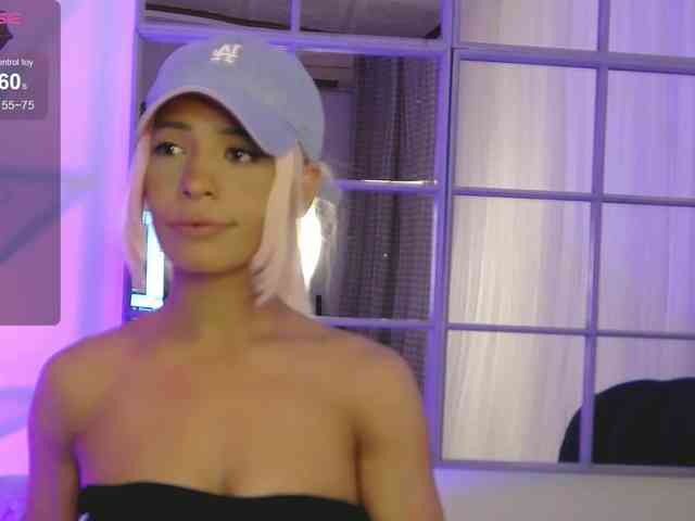 SarahRaiynex webcam
