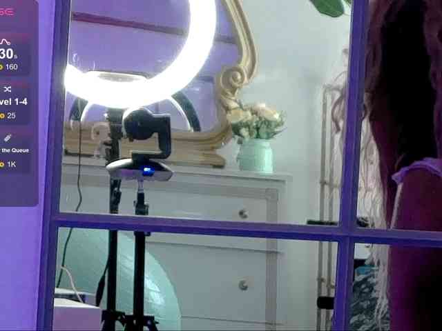 SarahRaiynex webcam