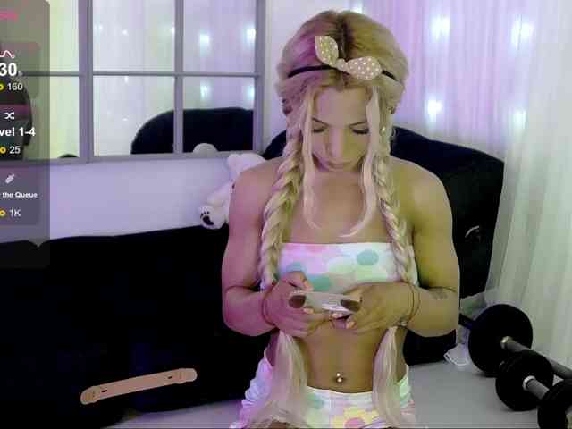 SarahRaiynex webcam