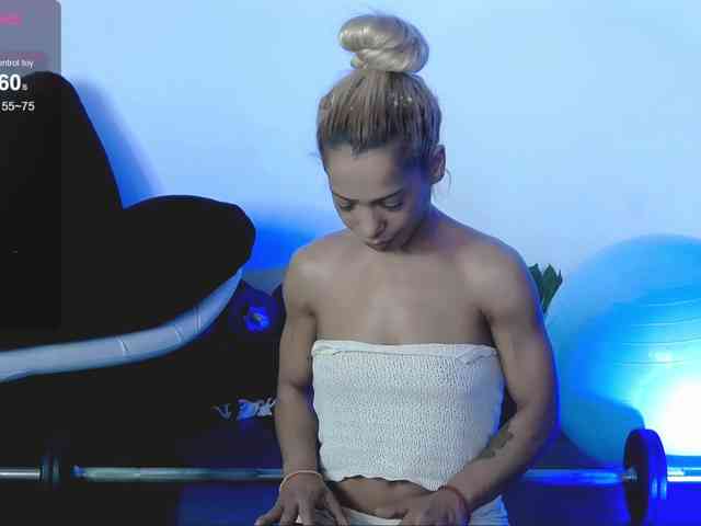 SarahRaiynex webcam