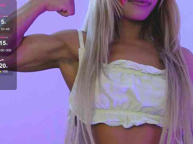 SarahRaiynex webcam