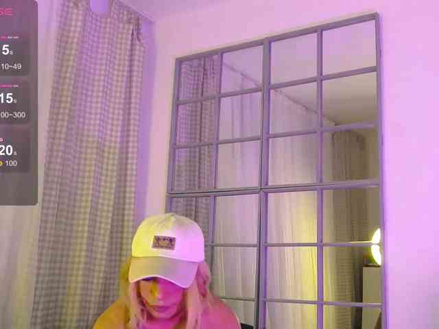 SarahRaiynex webcam
