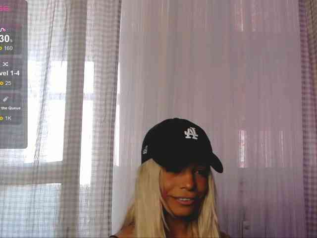 SarahRaiynex webcam