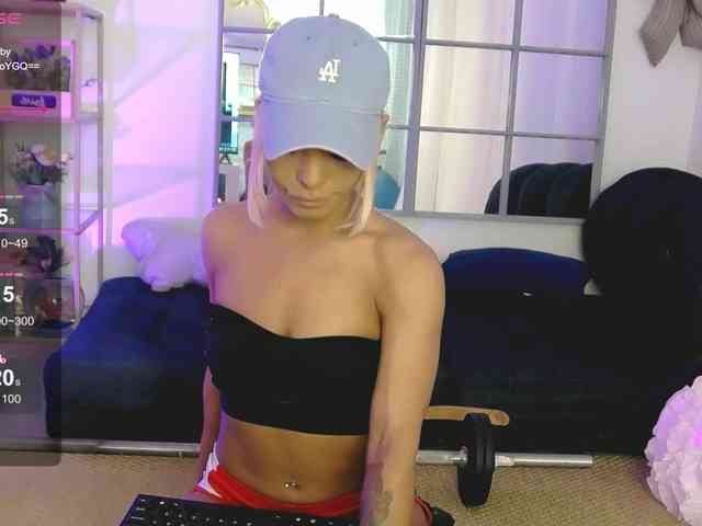 SarahRaiynex webcam