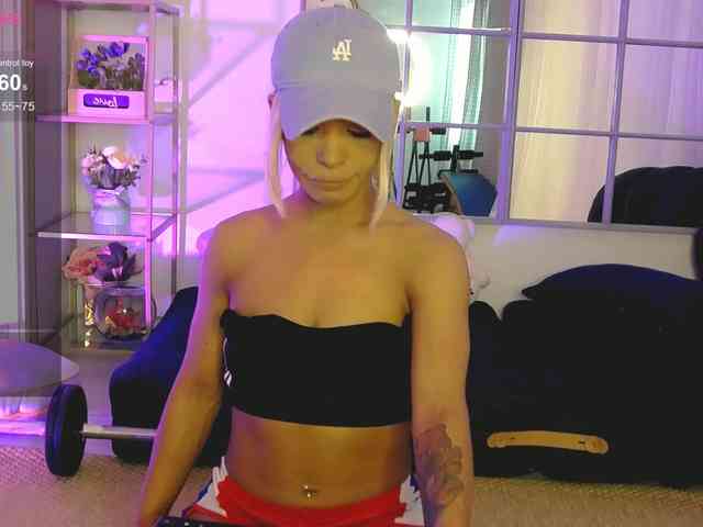 SarahRaiynex webcam