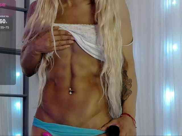 SarahRaiynex webcam