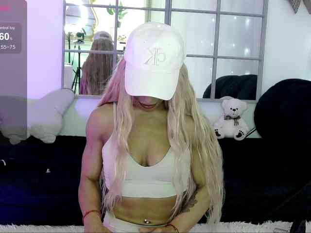 SarahRaiynex webcam