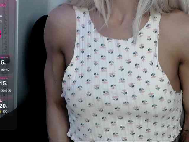 SarahRaiynex webcam
