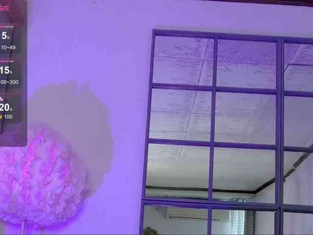 SarahRaiynex webcam