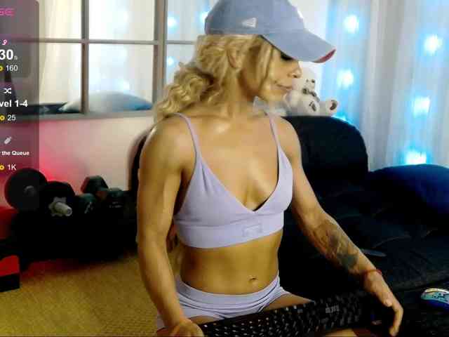 SarahRaiynex webcam