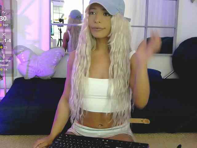 SarahRaiynex webcam