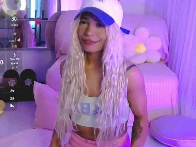 SarahRaiynex webcam