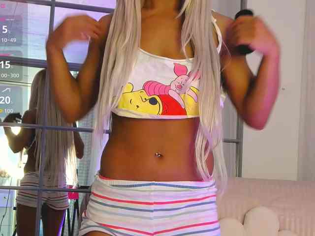 SarahRaiynex webcam