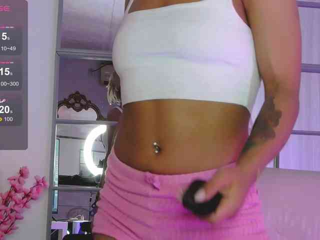 SarahRaiynex webcam