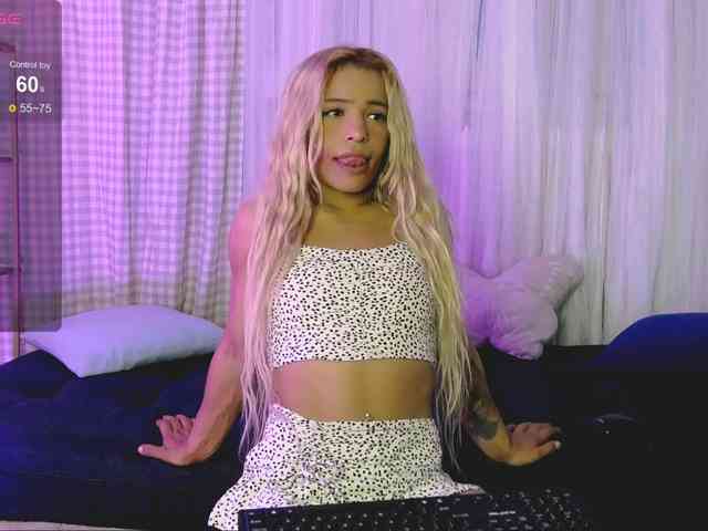 SarahRaiynex webcam