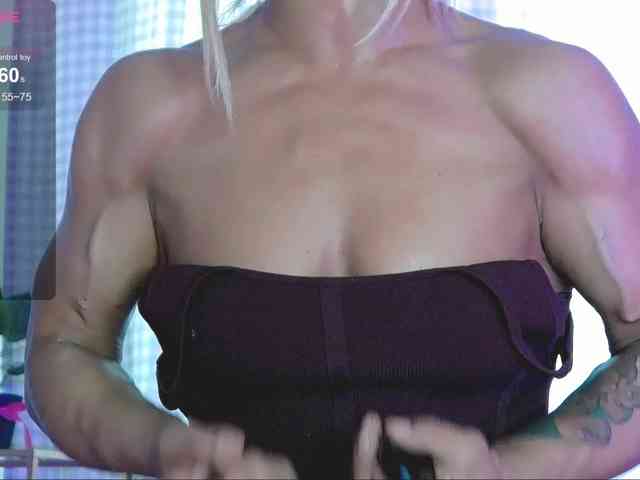 SarahRaiynex webcam