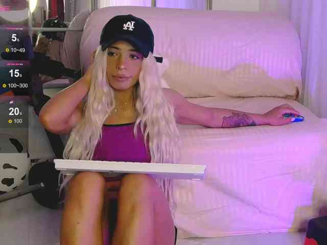 SarahRaiynex webcam