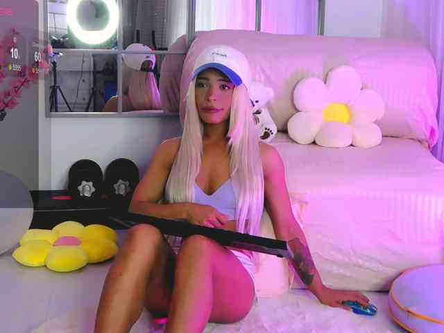 SarahRaiynex webcam
