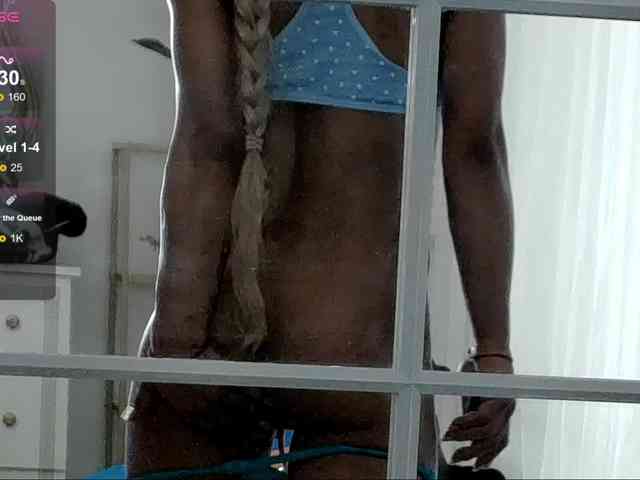 SarahRaiynex webcam