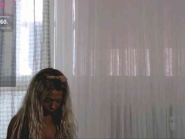 SarahRaiynex webcam