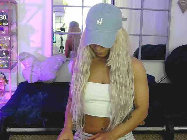 SarahRaiynex webcam