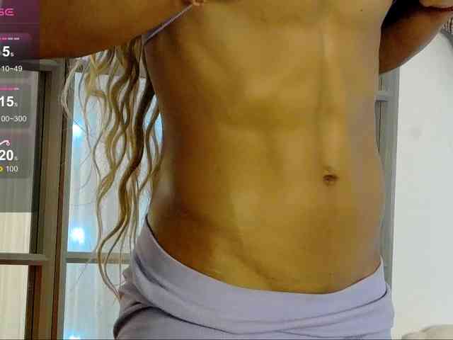 SarahRaiynex webcam