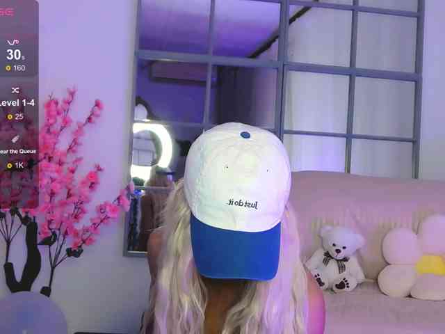 SarahRaiynex webcam