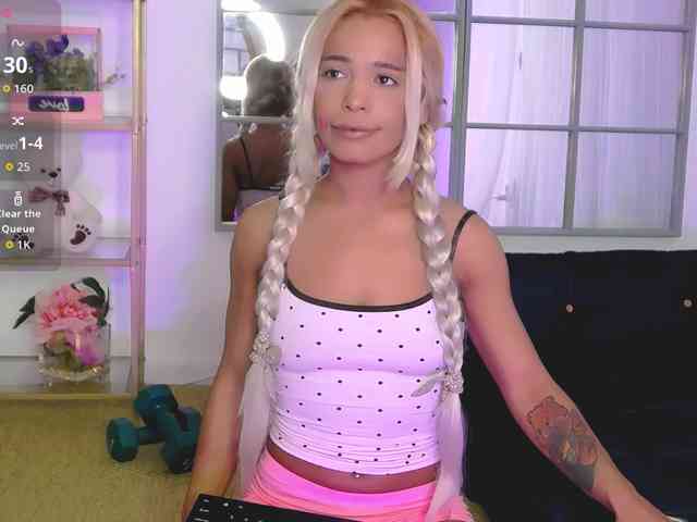 SarahRaiynex webcam