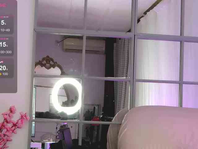 SarahRaiynex webcam