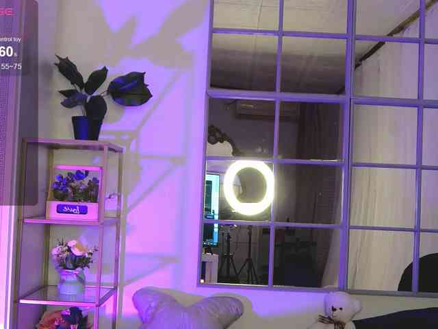 SarahRaiynex webcam