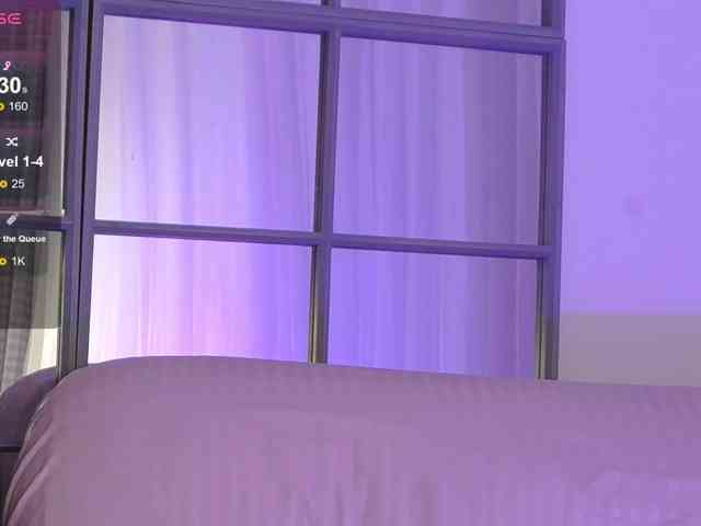 SarahRaiynex webcam