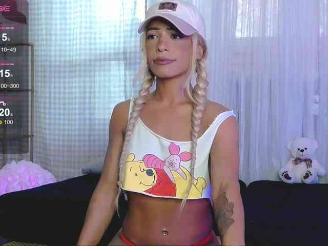 SarahRaiynex webcam